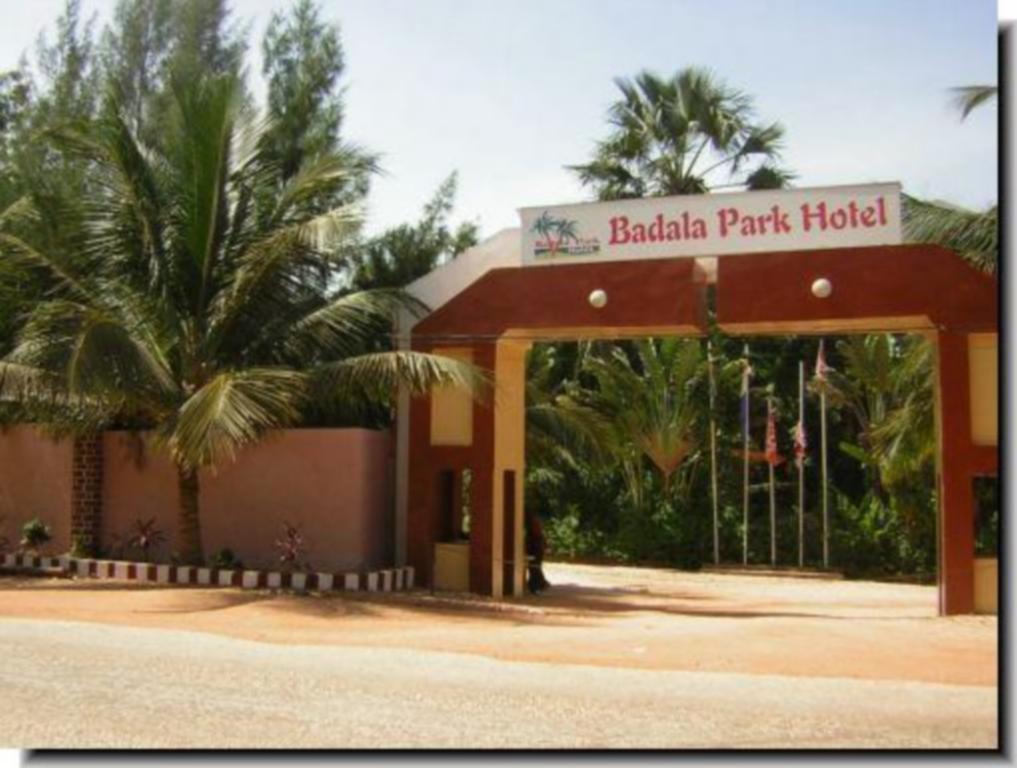 Badala Park Hotel Коту Екстериор снимка