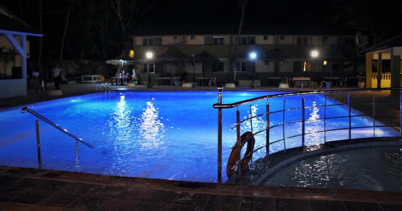 Badala Park Hotel Коту Екстериор снимка