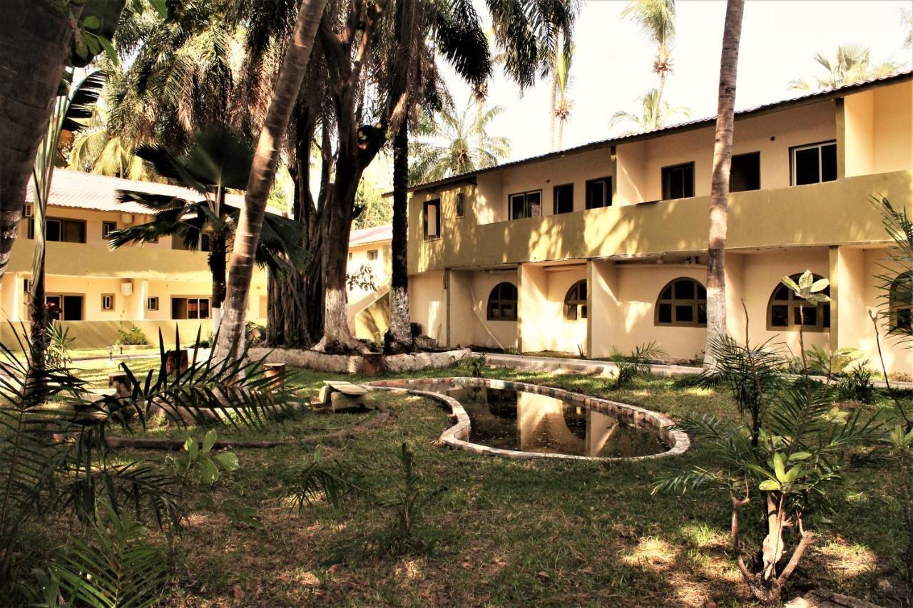 Badala Park Hotel Коту Екстериор снимка