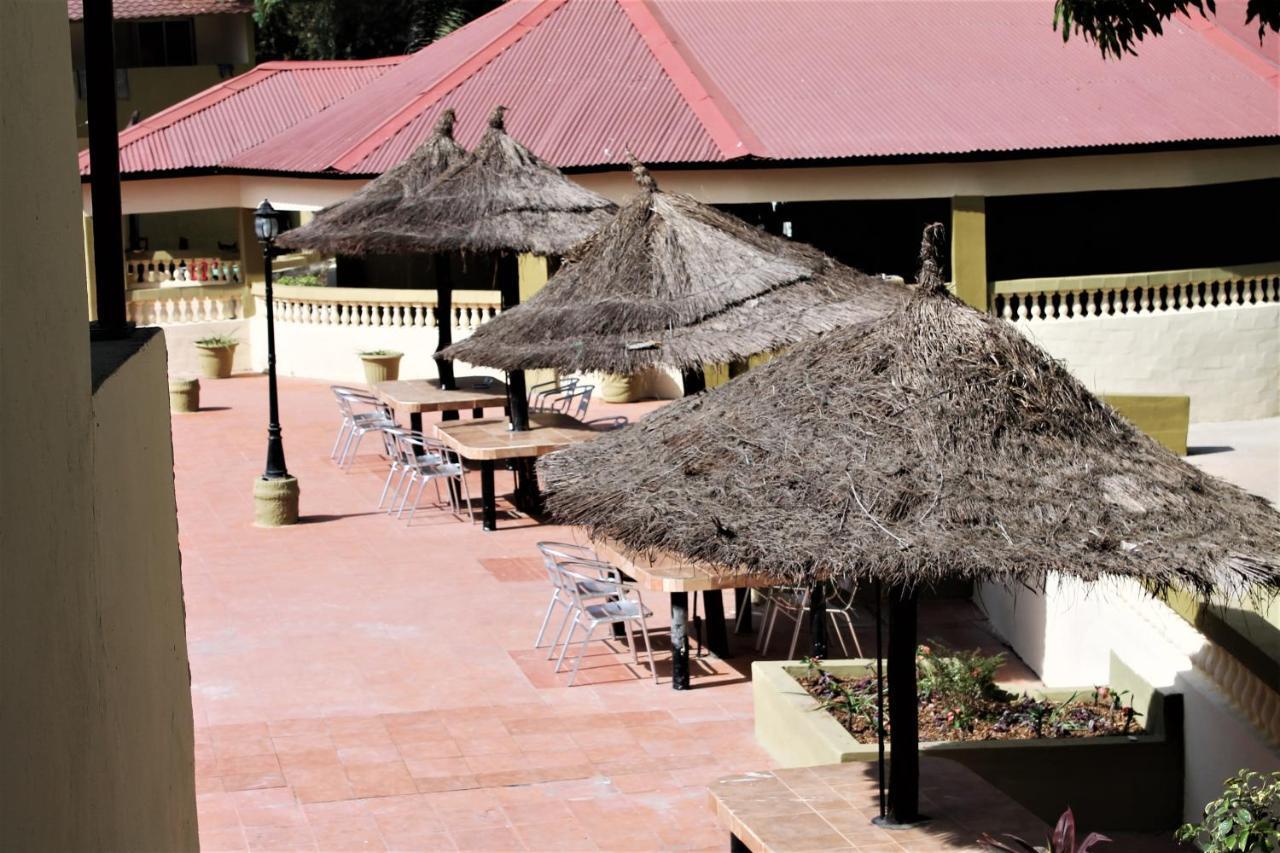 Badala Park Hotel Коту Екстериор снимка